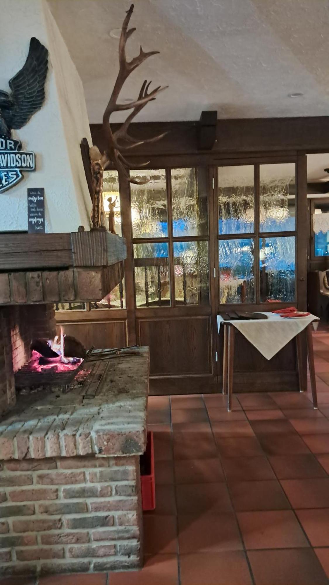 Hotel-Restaurant Tannenhof 아부뤽 외부 사진